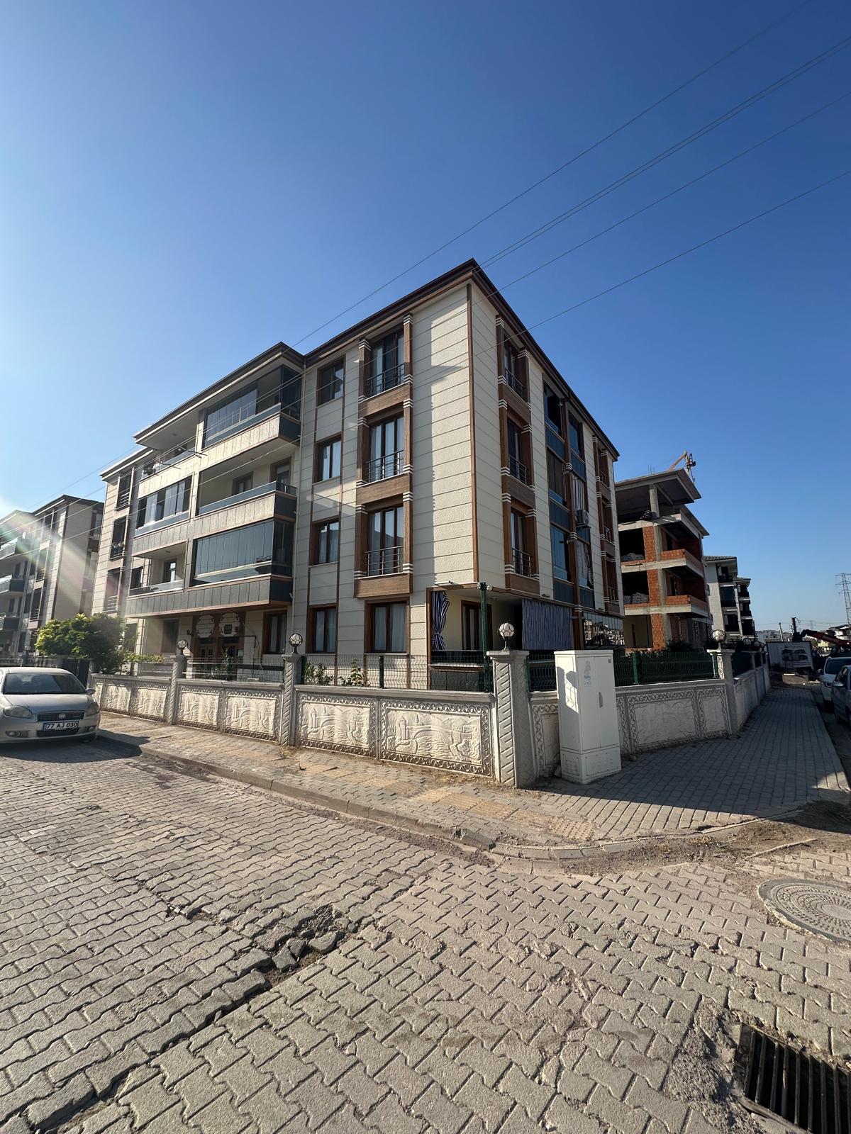 ATA EMLAK'TAN ÇİFTLİKKÖY'DE YENİ BİNADA 2+1 SATILIK DAİRE