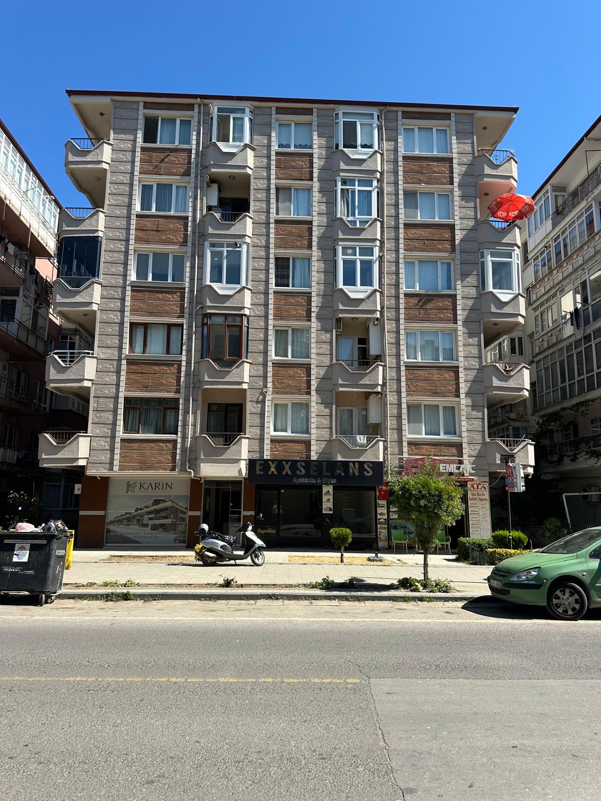 ATA EMLAK'TAN ASANSÖRLÜ BİNADA 2+1 ARAKAT SATILIK DAİRE