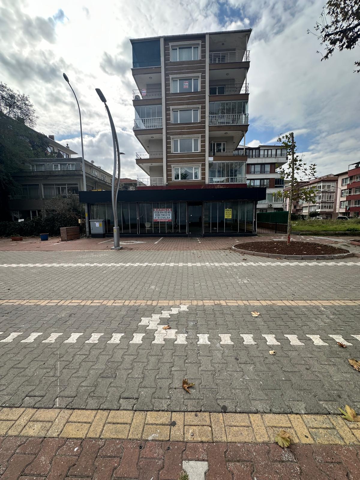 DENİZE SIFIR YALOVA SAHİLDE 200 M² ASMA KATLI SATILIK DÜKKAN